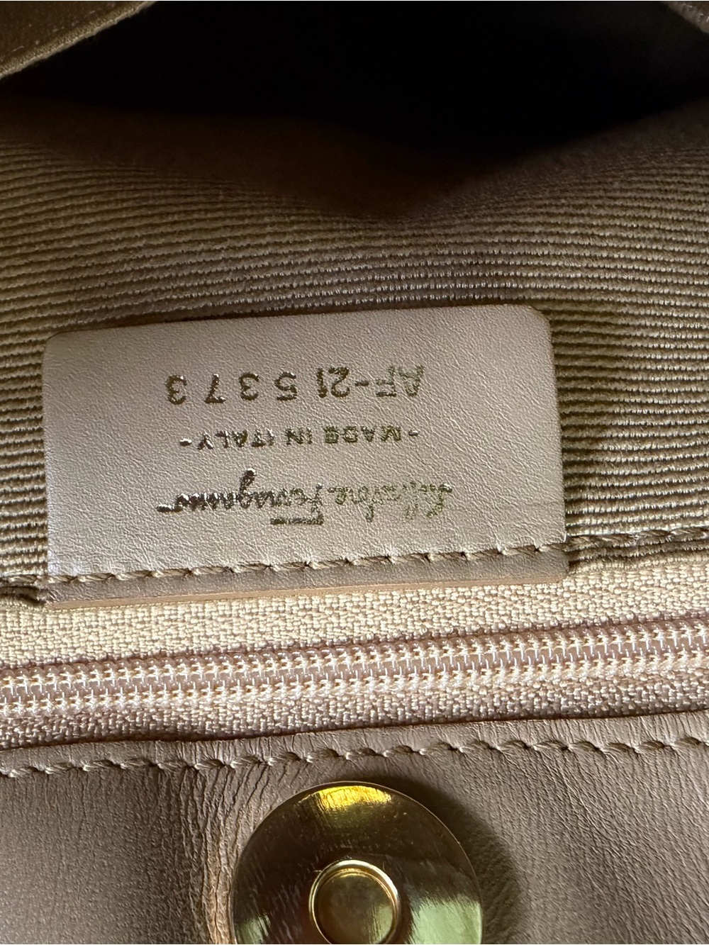Rare Salvatore Ferragamo Lilac and Tan Gancini Logo Tote - Picture 8 of 14